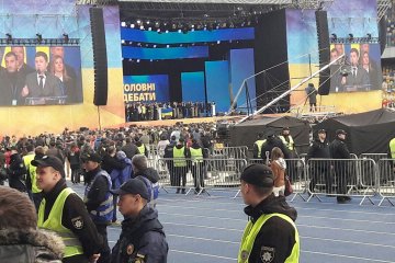 "Я ваш вирок": відповідь Зеленського Порошенку викликала шквал овацій українців