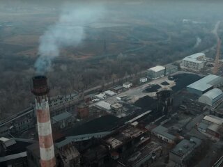 завод, скріншот з відео