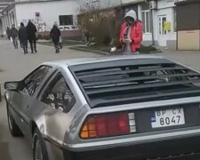 DeLorean DMC-12, скріншот: YouTube