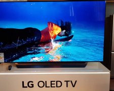 LG представила гибкий телевизор, маразм крепчал: видео