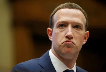 Facebook требует пароль от почты пользователей