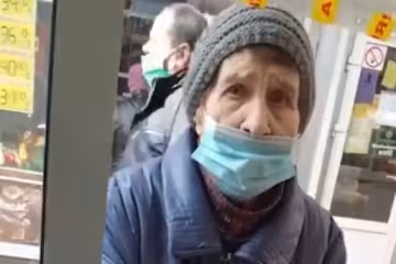 Харьковчанка с большим сердцем накормила незнакомку с мизерной пенсией: "Больно смотреть"