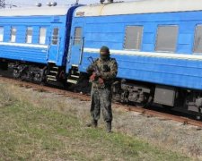 У Краснодон прибули 20 вагонів з російською зброєю