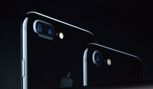 Apple представила новый iPhone и водостойкие часы (фото)