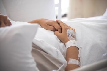 Смертельний вірус повернувся і косить українців: є перша жертва