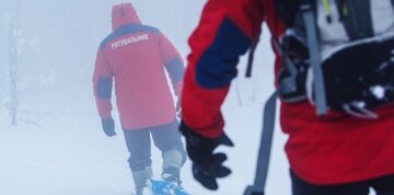 Туристів з Києва засипало снігом в Карпатах, рятувальники втратили спокій і сон: що з людьми