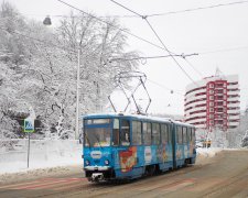 Масове обдиралово від "Київпастрансу": пасажирів не пускають по квитках, вимагають інші