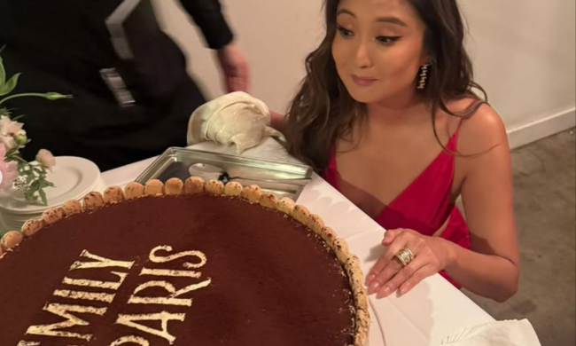 Эшли Парк (Минди из "Эмили в Париже"), фото из соцсетей