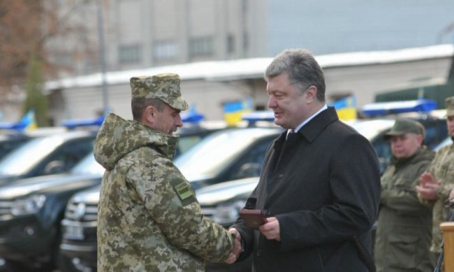  Порошенко нагородив прикордонників-учасників АТО