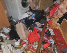 Мешканка Івано-Франківська роками зносила непотріб до квартири