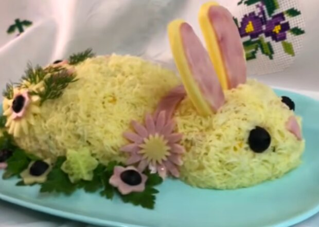Новорічний салат "Кролик", скріншот з відео