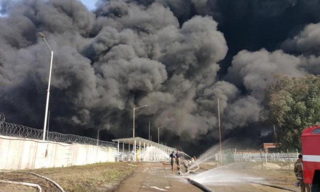Масштабный пожар в Николаеве: жуткие кадры