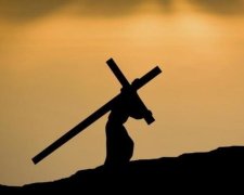 Сьогодні українці святкують Воздвиження Хреста Господнього 