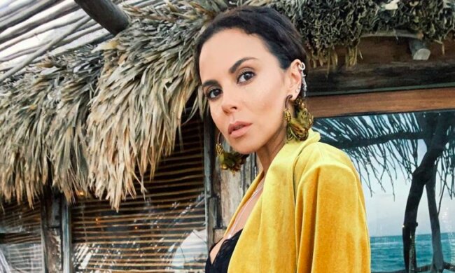 Настя Каменських перетворилася на хижу лялечку, сміливе вбрання зачарує кожного