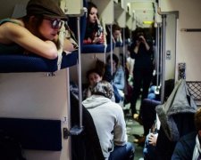 Укрзалізниця тішить зворушливими фото замість реформ
