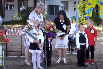 1 вересня, Перший дзвінок, День Знань, школярі, кадр з відео
