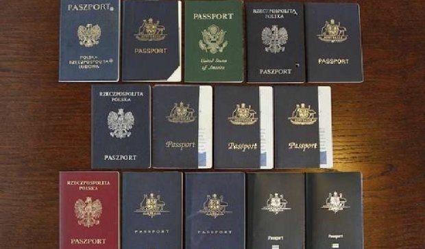 В аеропорту Стамбула затримали двох осіб зі 148 паспортами