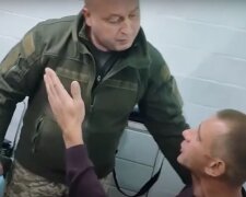 Призовника силою везуть у військкомат, кадр з відео