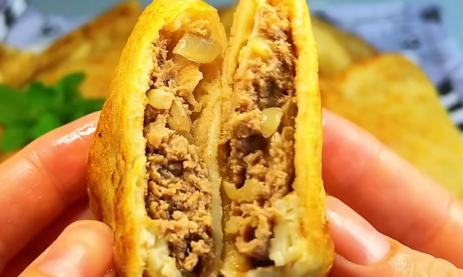 Млинці з м'ясом, кадр з відео