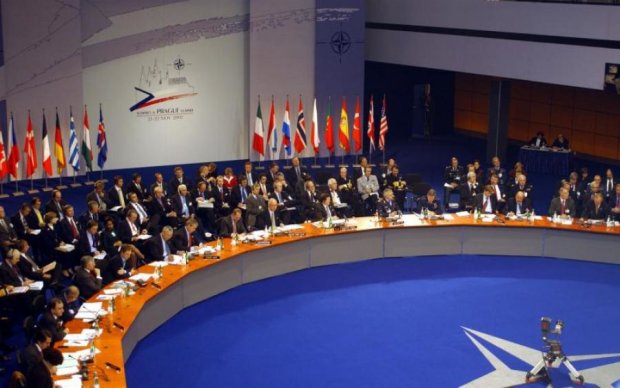Влада поставила під загрозу співробітництво з ЄС і НАТО одним законом 