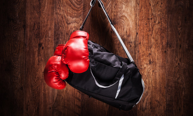 Титулований боксер помер після нокауту в 12-му раунді: відео