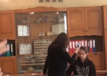 Конфликт в школе, скриншот с видео