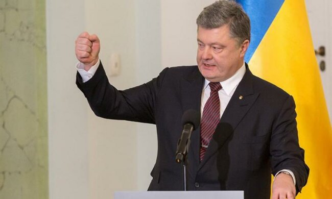 Порошенко придумав покарання кримчанам, які ходять на вибори Путіна