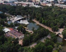 У Дніпрі засікли дивних істот з червоними головами - не підходьте, може цапнути