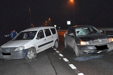 Пішохода переїхали відразу два автомобілі