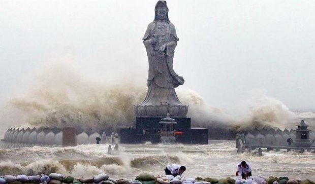  Китайцы готовятся к мощнейшему за 30 лет тайфуну