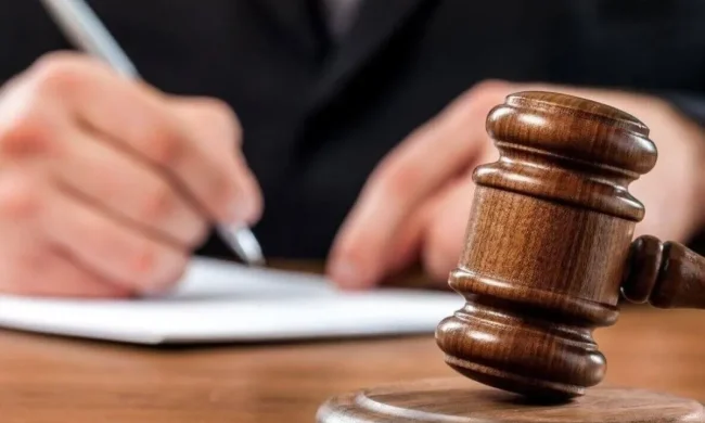 Суд стягує борг за вивезення сміття, боржникам загрожує блокування карток