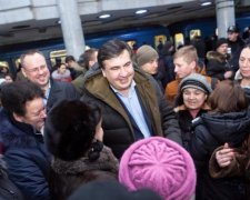 Охрана помогла Саакашвили сбежать от неудобных вопросов в Харькове (ВИДЕО)