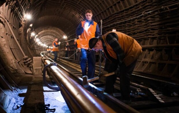 Коли в Києві з'явиться довгоочікуване метро на Троєщину: українцям назвали терміни