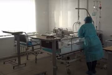 У чотиримісячної принцеси голова "пухне" від рідини, часу обмаль - мама благає про допомогу