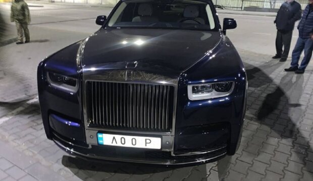 Украинец продавал россиянам элитные авто в обход санкций, фото: СБУ