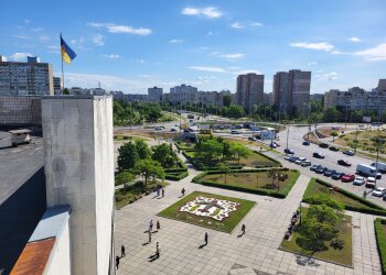У Києві створили квітник, присвячений легендарному літаку "Мрія"