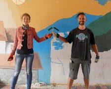 В старовинній арці на Закарпатті з’явилася Долина нарцисів (фото)