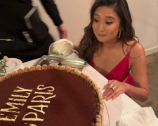 Эшли Парк (Минди из "Эмили в Париже"), фото из соцсетей