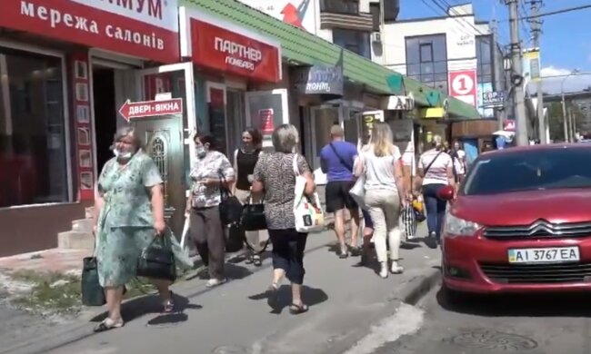 Муж бросил украинку с двумя детьми без алиментов, но она не сдалась: "Ели одну картошку"
