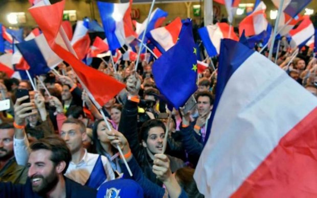 Французів заманюють на вибори їжею та алкоголем