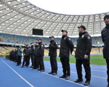 Дебати Порошенка і Зеленського: з якими речами вас не пустять на "Олімпійський"