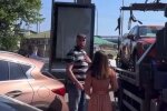 Инцидент на дороге с Раминой Эсхакзай, скриншот: YouTube