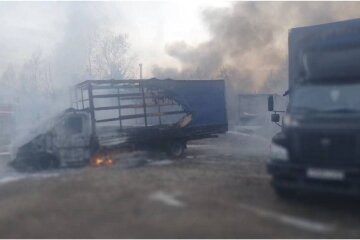 Згоріли вантажівки у Твері. Фото: Telegram