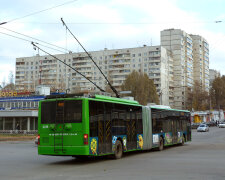 Троллейбус, фото с kharkov.comments