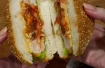 Бургеры-гнезда, кадр из видео