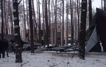 Снос забора около дома Алексея Зиневича