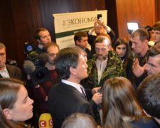 Націоналісти у Києві з боєм прорвалися на Форум національних меншин 