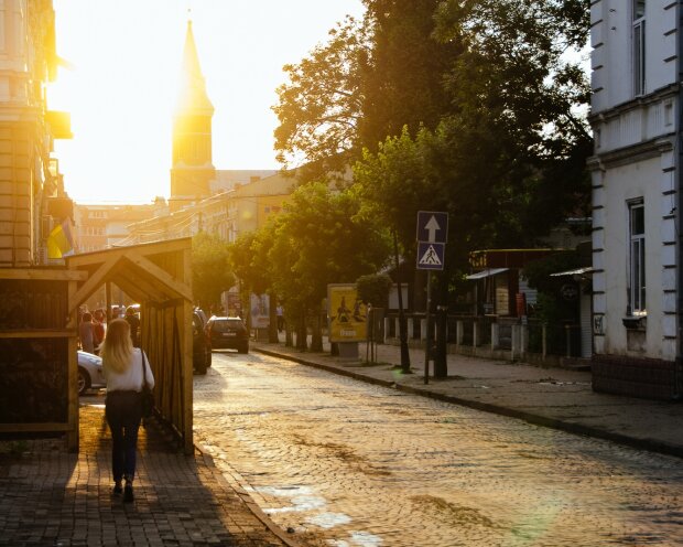 Франківськ зустріне сонячним ранком: синоптики на 23 вересня передають потепління
