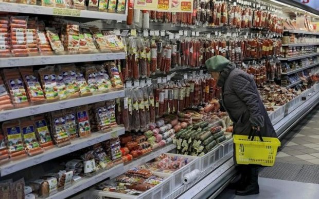Опасность повсюду: чем кормят миллионы украинцев