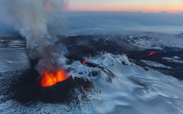 На востоке России пробудился древнейший вулкан
